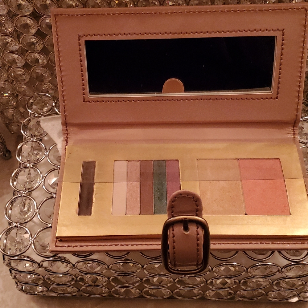 Smashbox Eyeshadow/Blush/Highlighter In a clutch